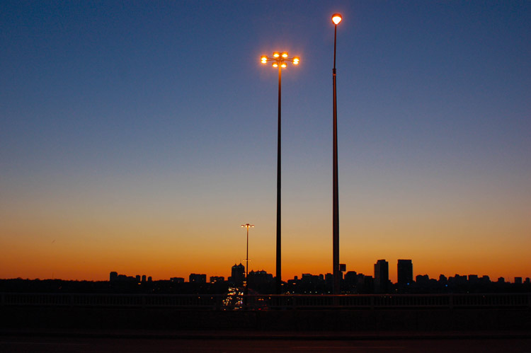 View of the 401, looking west from Don Mills Road, at night 